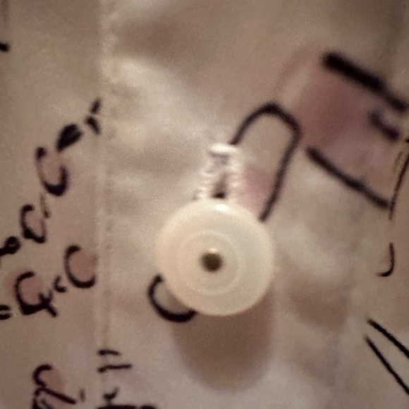 Tahiri Silky Slvless Top w 5 Buttons P/Small. Worn once & like new & comfy. Nice - Picture 8 of 16